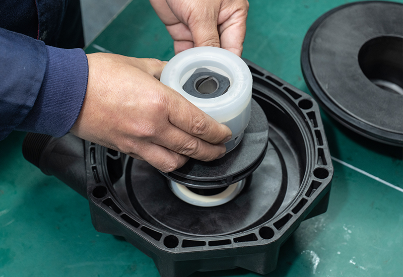 機泵潤滑油中含水有何危害？